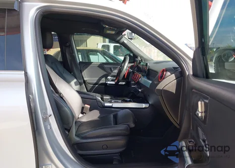 2020 Mercedes-Benz Glb 250 z USA, uszkodzony, nr VIN W1N4M4GB6LW016699